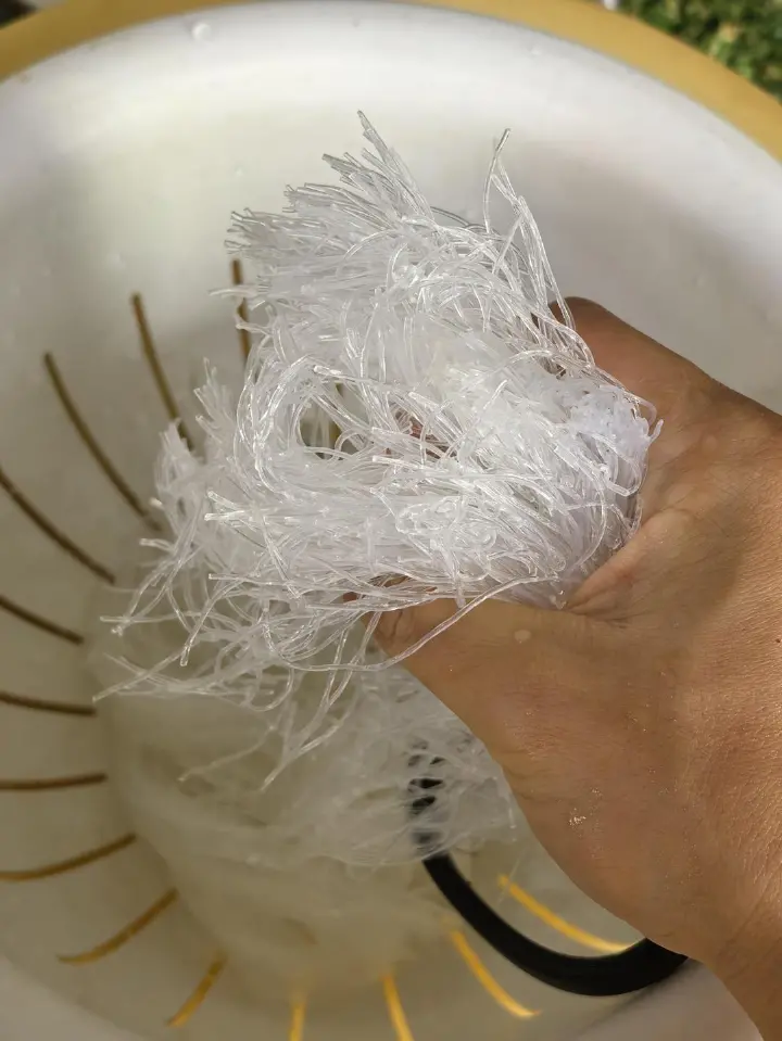 蒜蓉海鲜粉丝煲 第 2 步