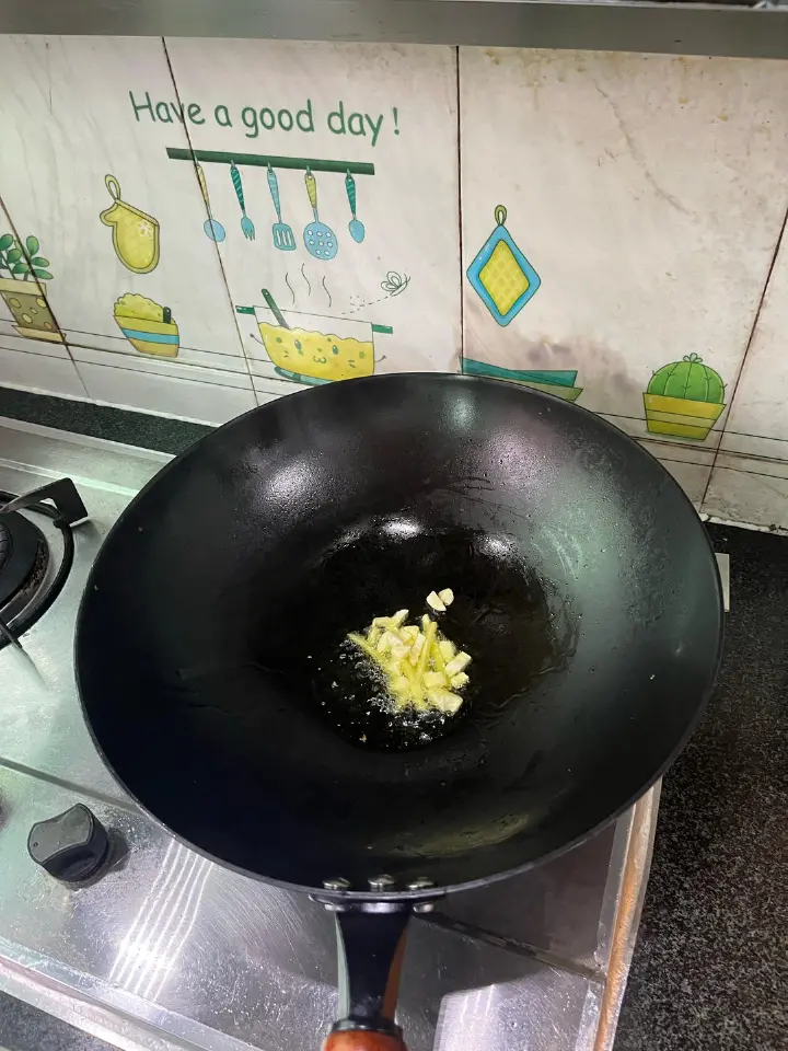 韭菜炒鸭血 第 5 步