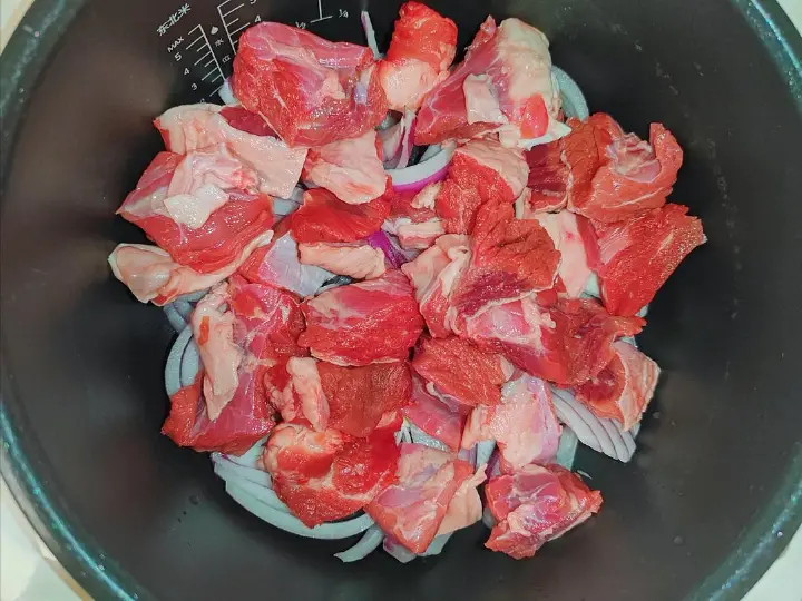 番茄土豆炖牛腩 第 2 步