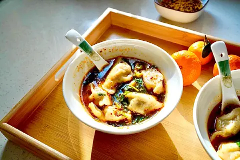 酸辣水饺