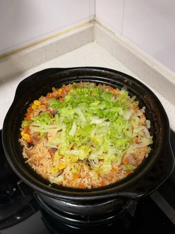 三文鱼菌菇焖饭 第 7 步