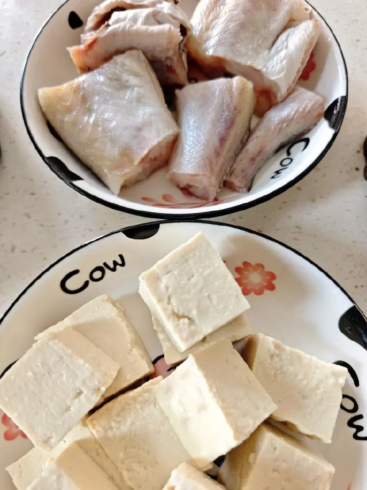 鳕鱼炖豆腐 第 1 步