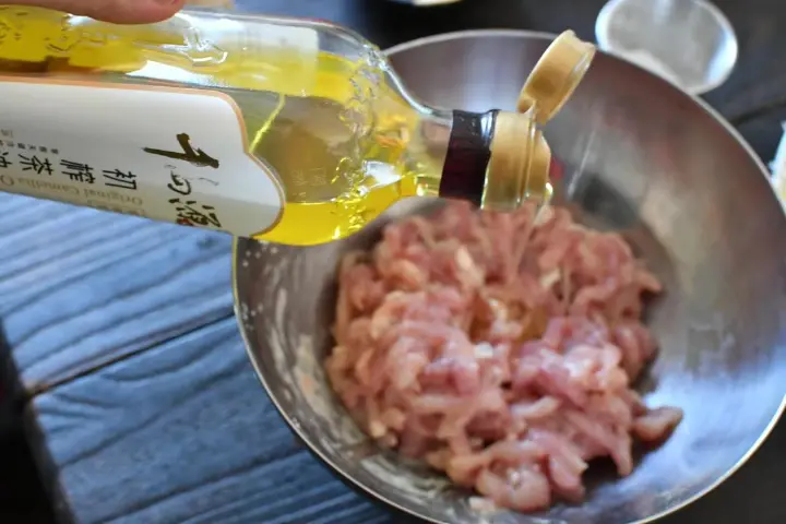 京酱肉丝卷 第 3 步