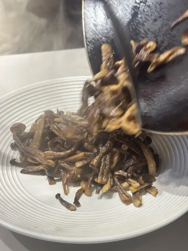 青椒炒鹿茸菌 第 3 步