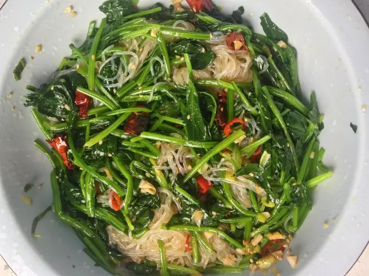 菠菜拌粉丝 第 12 步
