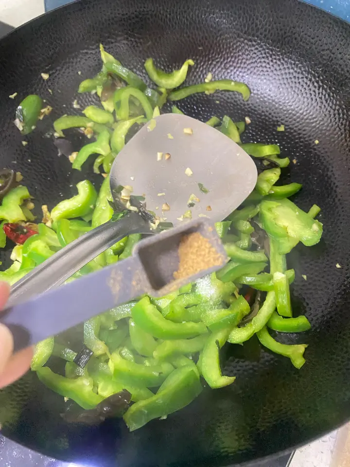 青椒炒木耳 第 7 步