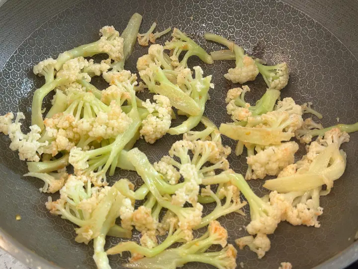 西红柿炒菜花 第 12 步