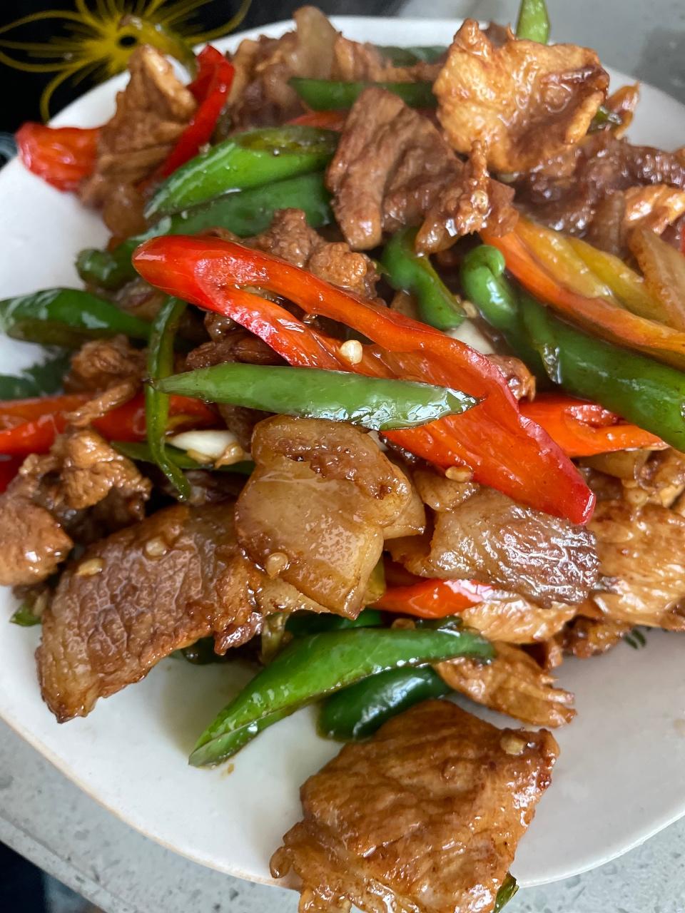 家常小炒肉成品图