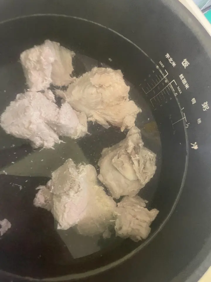 菌菇筒子骨汤 第 6 步