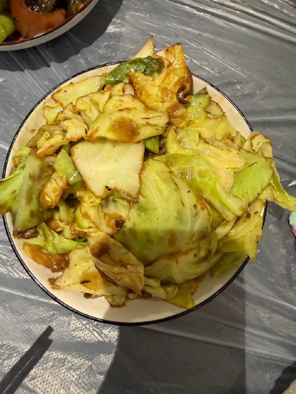 五花肉炒包菜成品图