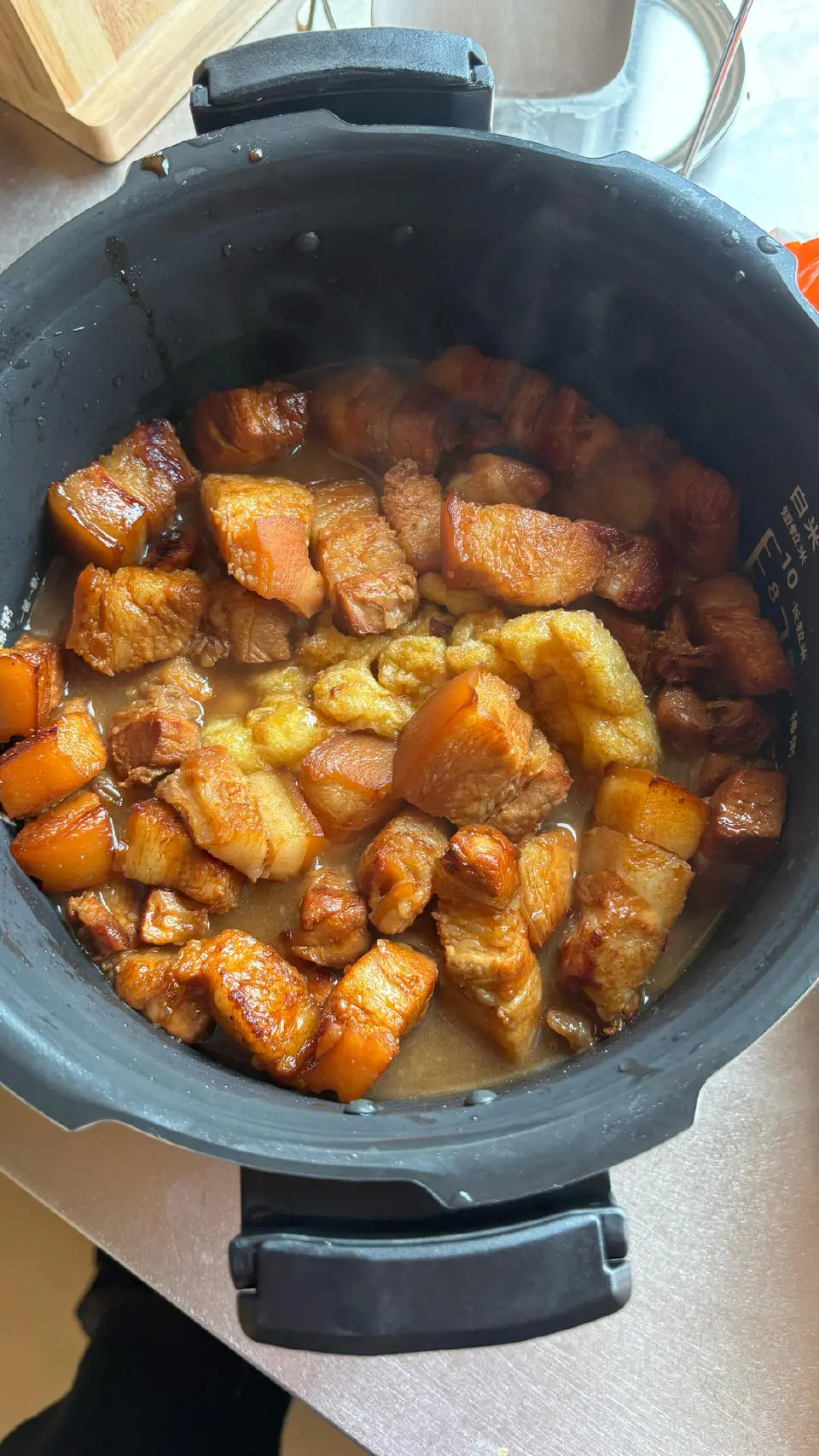 红烧肉炖豆腐串成品图