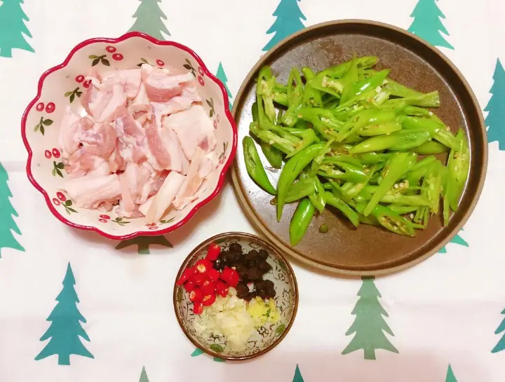 家常小炒肉 第 1 步