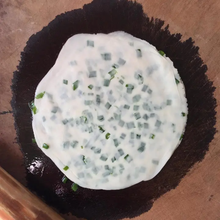 饺子皮葱油饼 第 7 步