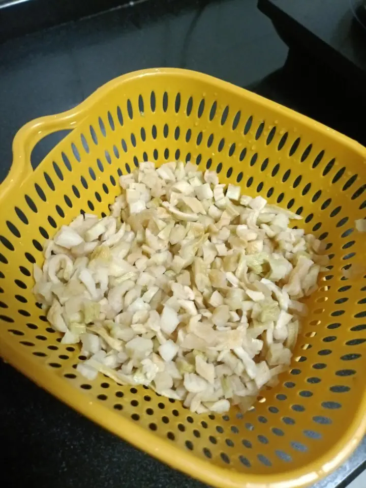 虾米炒萝卜干 第 1 步