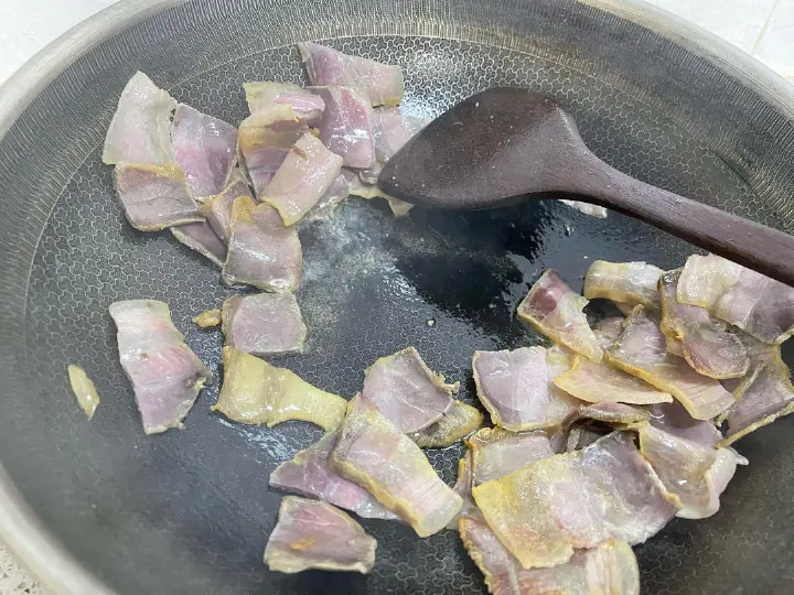 咸肉炖老豆腐 第 5 步