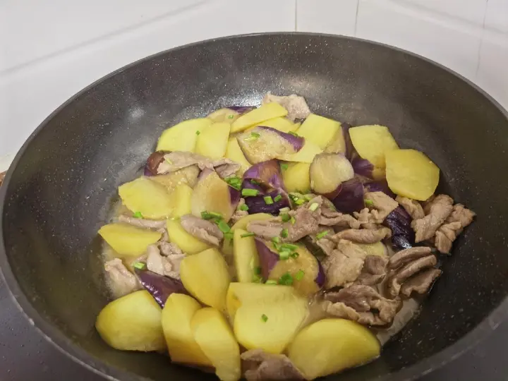 土豆炖茄子 第 4 步