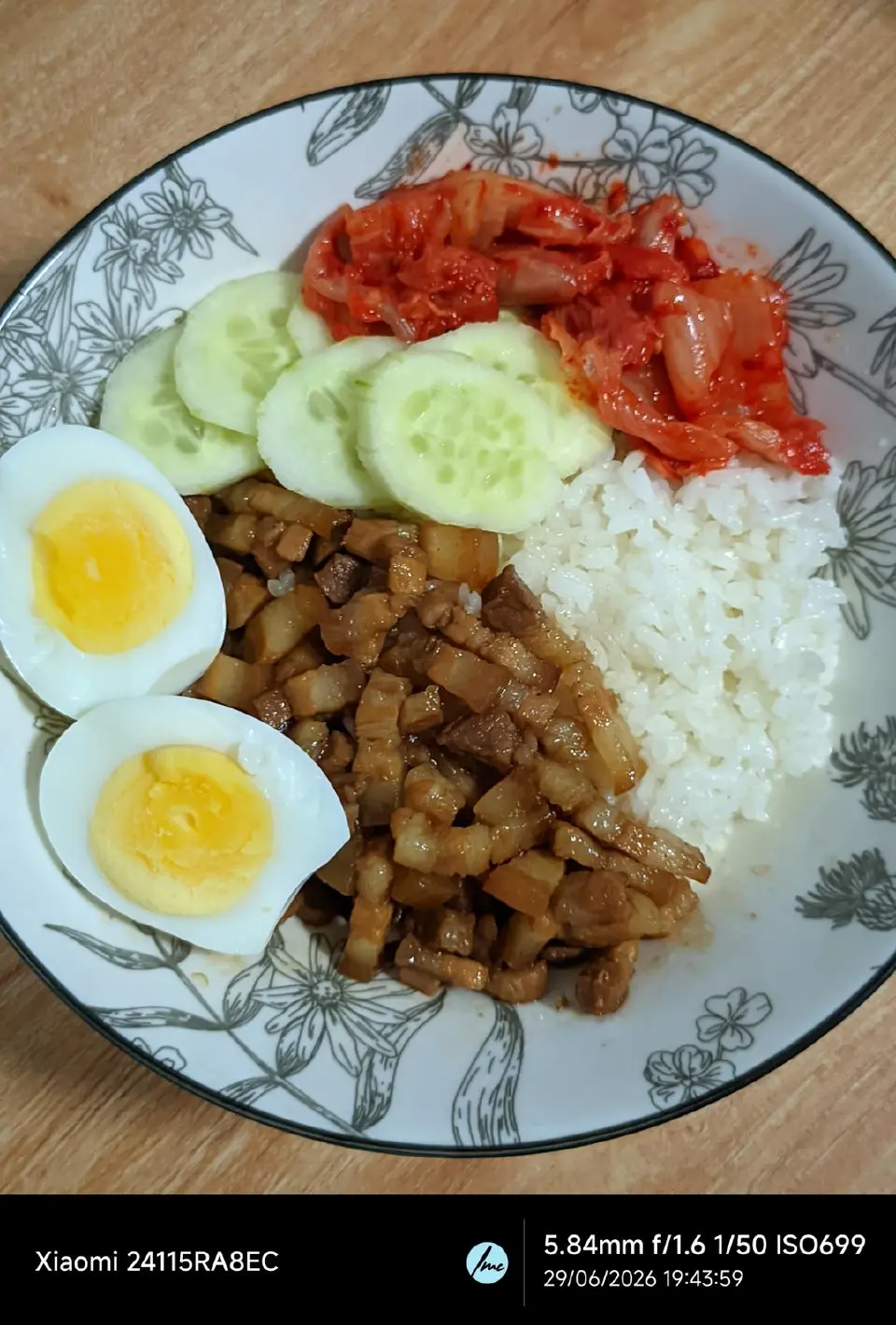 微波炉快手卤肉饭红烧肉成品图