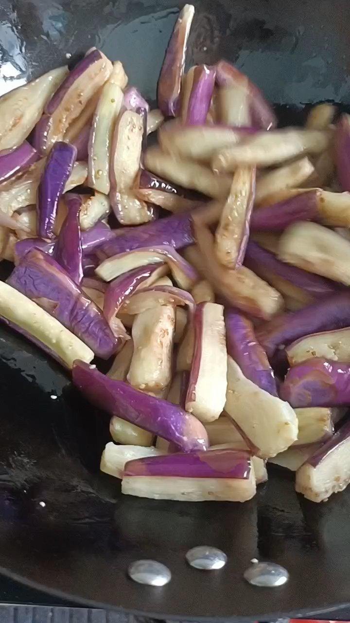 咸鱼茄子煲 第 3 步