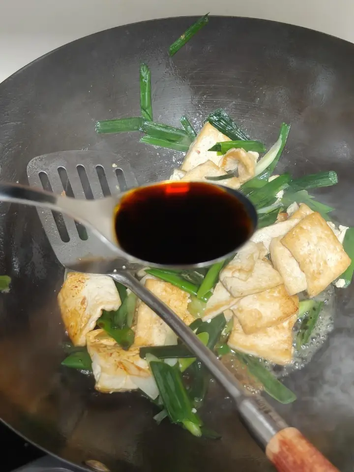 蒜苗煎豆腐 第 8 步