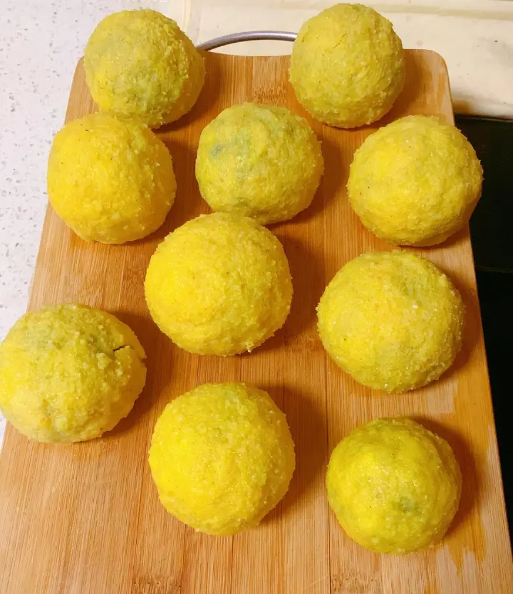 素菜玉米面菜团子 第 5 步