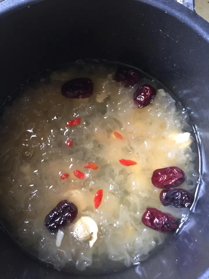 红枣银耳莲子羹 第 9 步