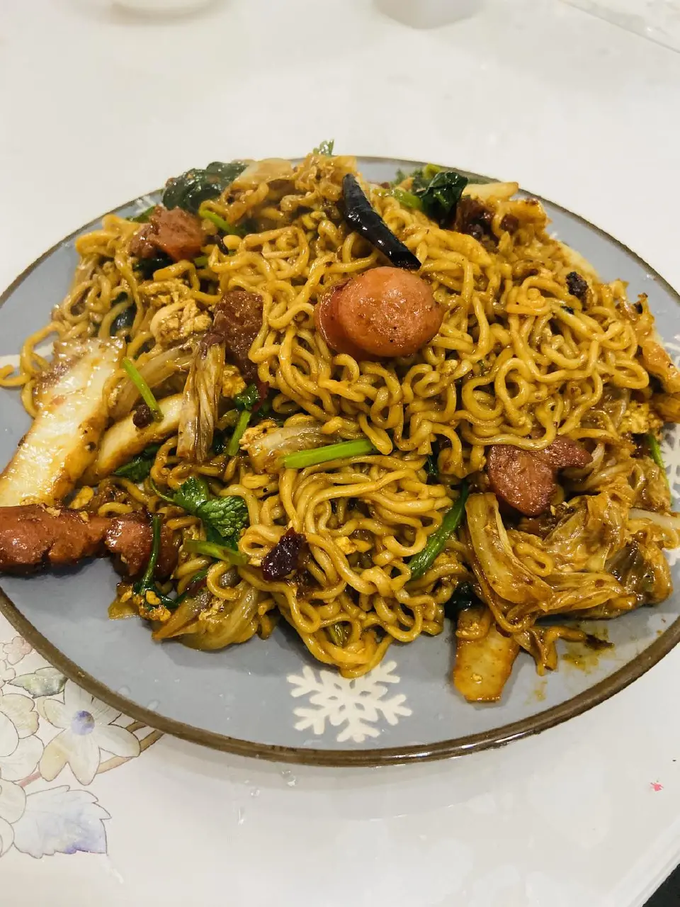 炒方便面成品图