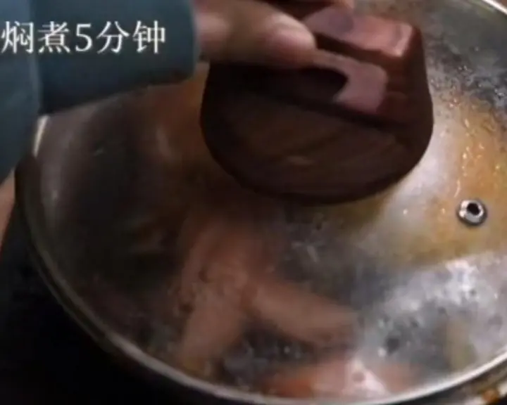 荷包蛋焖面 第 6 步