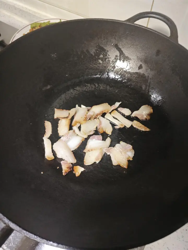 腊肉炒枯豆丝 第 2 步