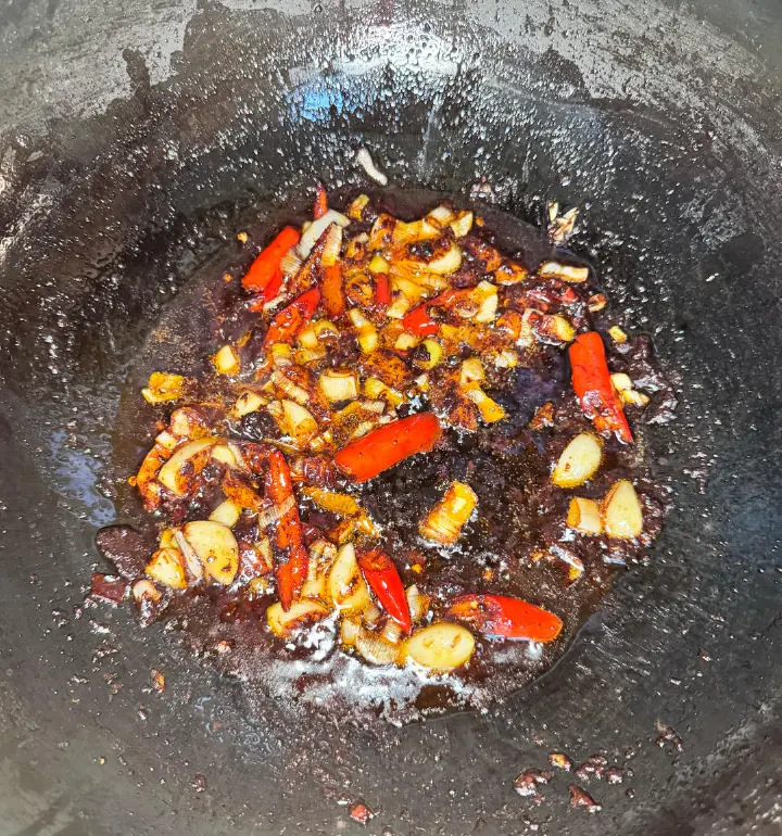 酱香豆干炒杂蔬 第 4 步