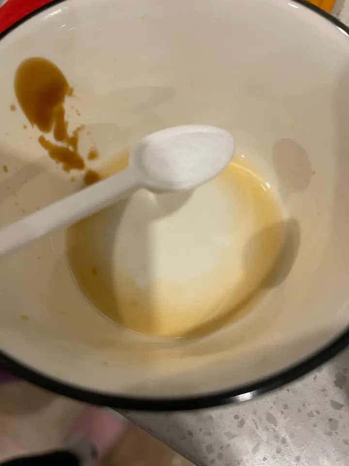 蒜苔炒鸡蛋 第 1 步