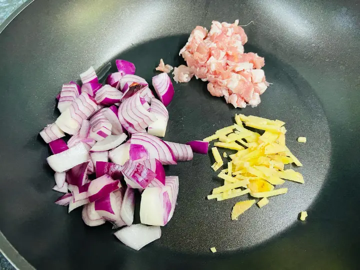 一锅煎鸡腿肉 第 3 步