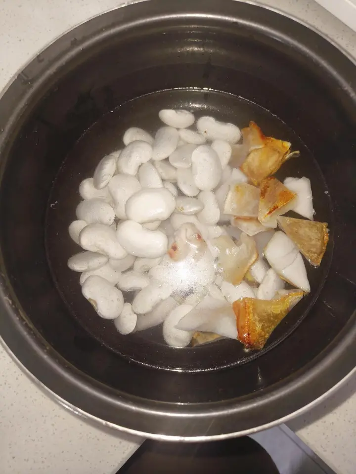猪皮炖白芸豆 第 7 步