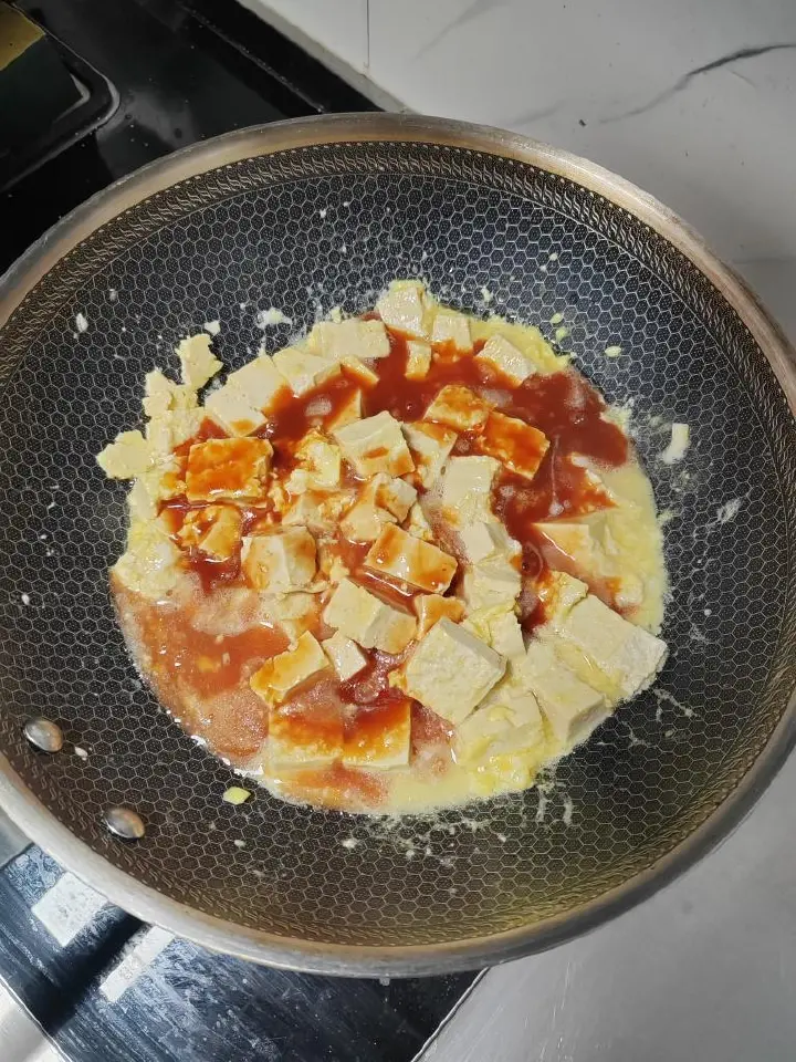 茄汁鸡蛋豆腐 第 4 步