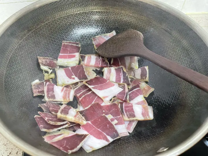 咸肉炖老豆腐 第 3 步