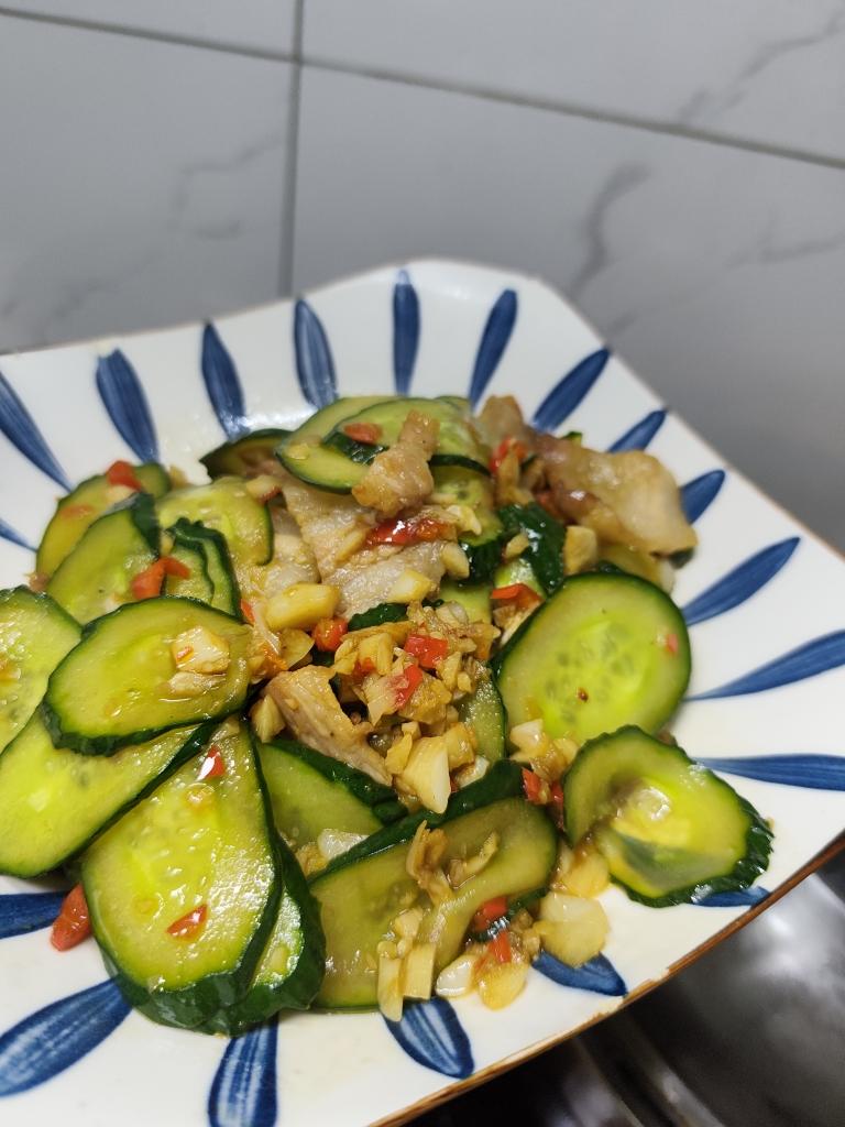 五花肉炒黄瓜成品图