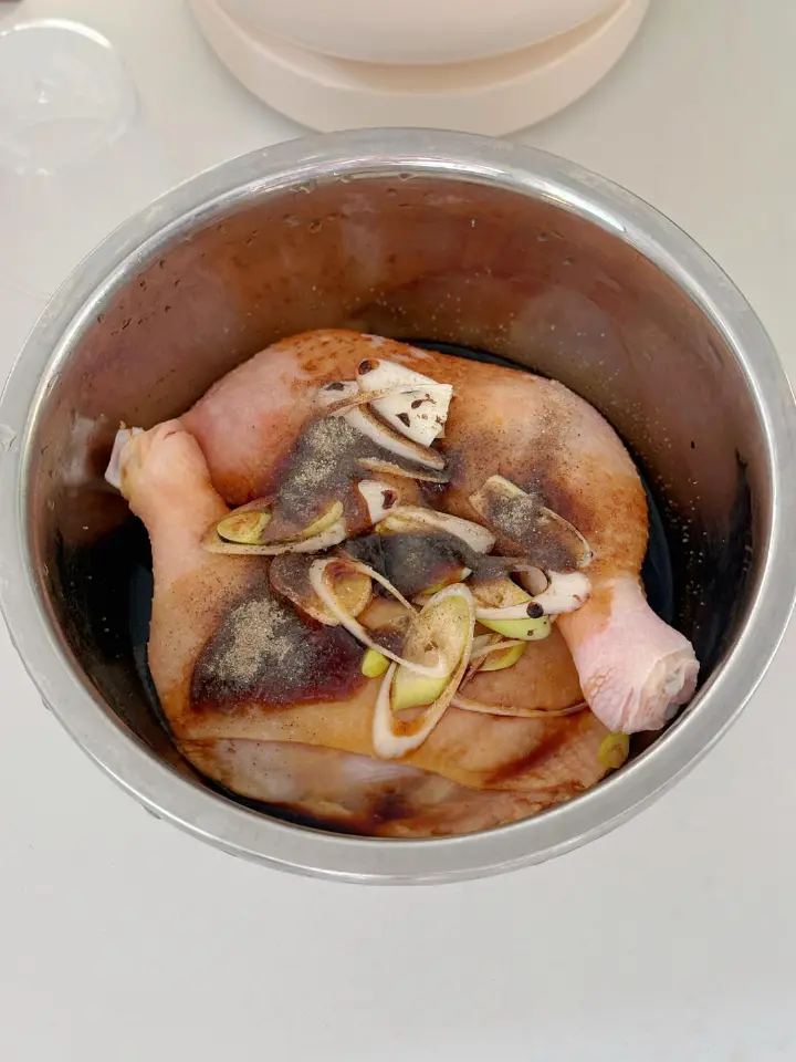 电饭煲葱油焖鸡 第 2 步