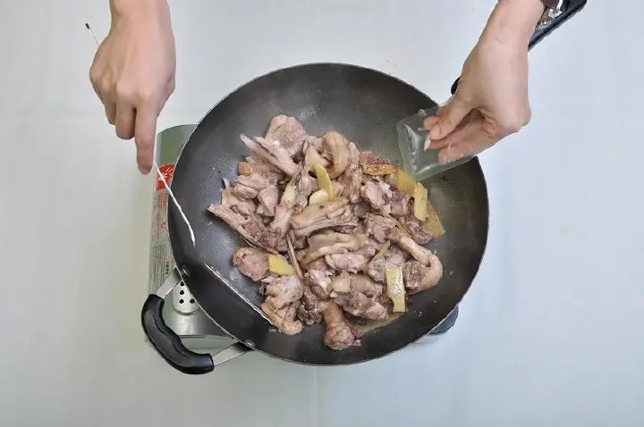 啤酒鸭 第 3 步