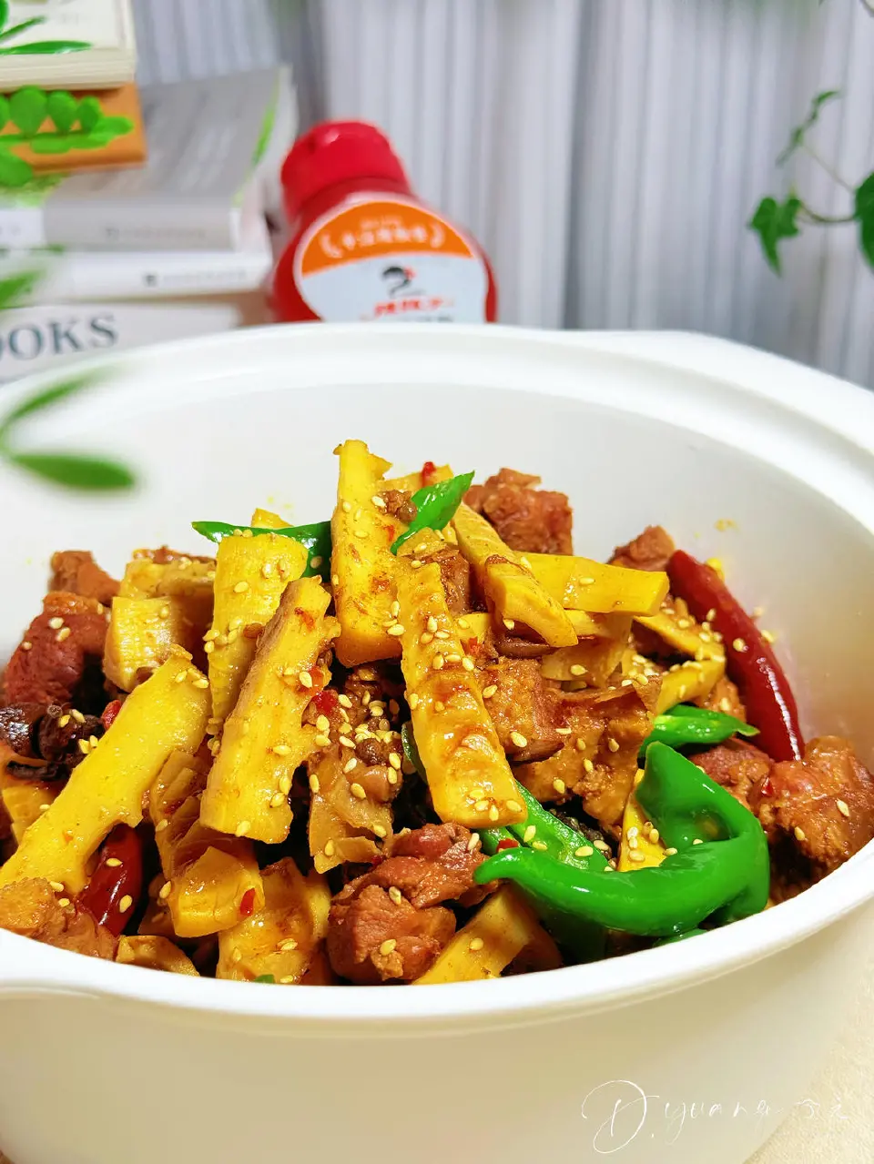 春笋烧鸭成品图