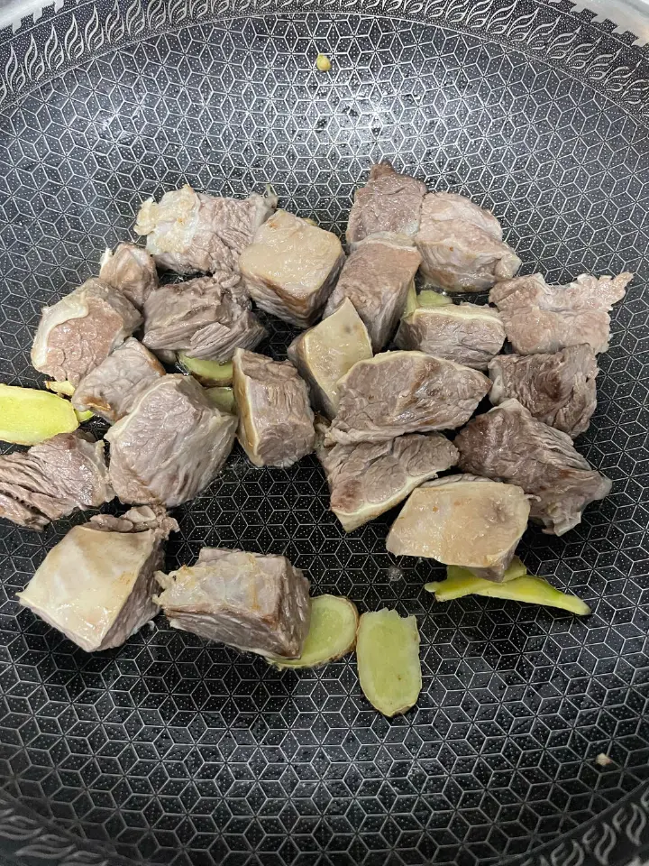 番茄土豆炖牛肋条 第 2 步