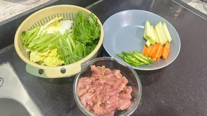 杂菜炒肉 第 4 步