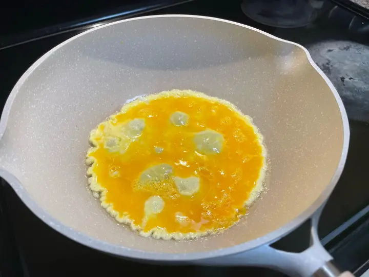 大排档风味韭菜豆芽炒米粉 第 7 步