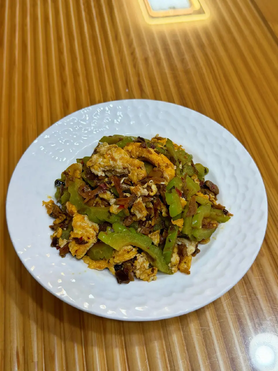 外婆菜鸡蛋炒苦瓜成品图