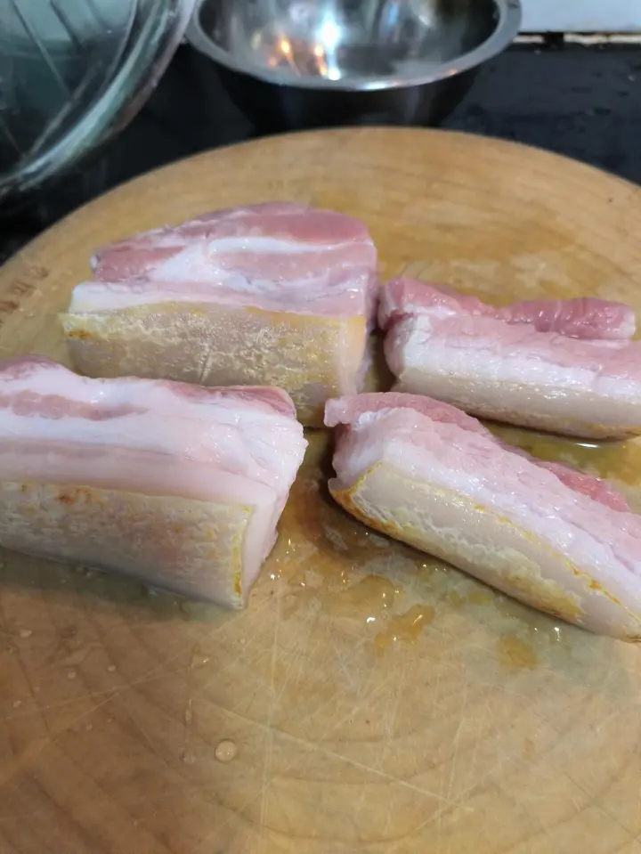 酸菜五花肉乱炖 第 2 步
