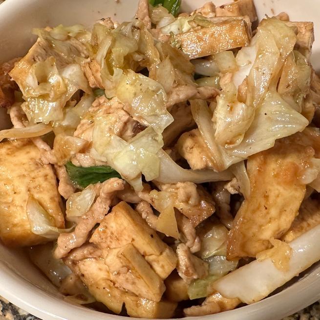家常豆腐炒肉丝成品图