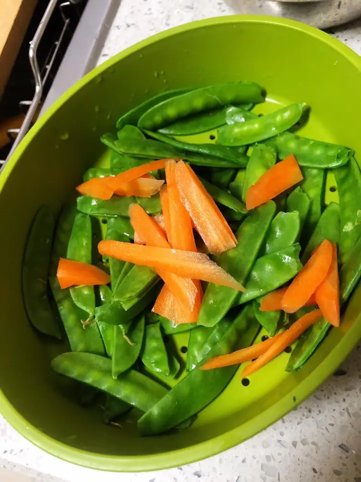荷兰豆炒培根 第 1 步