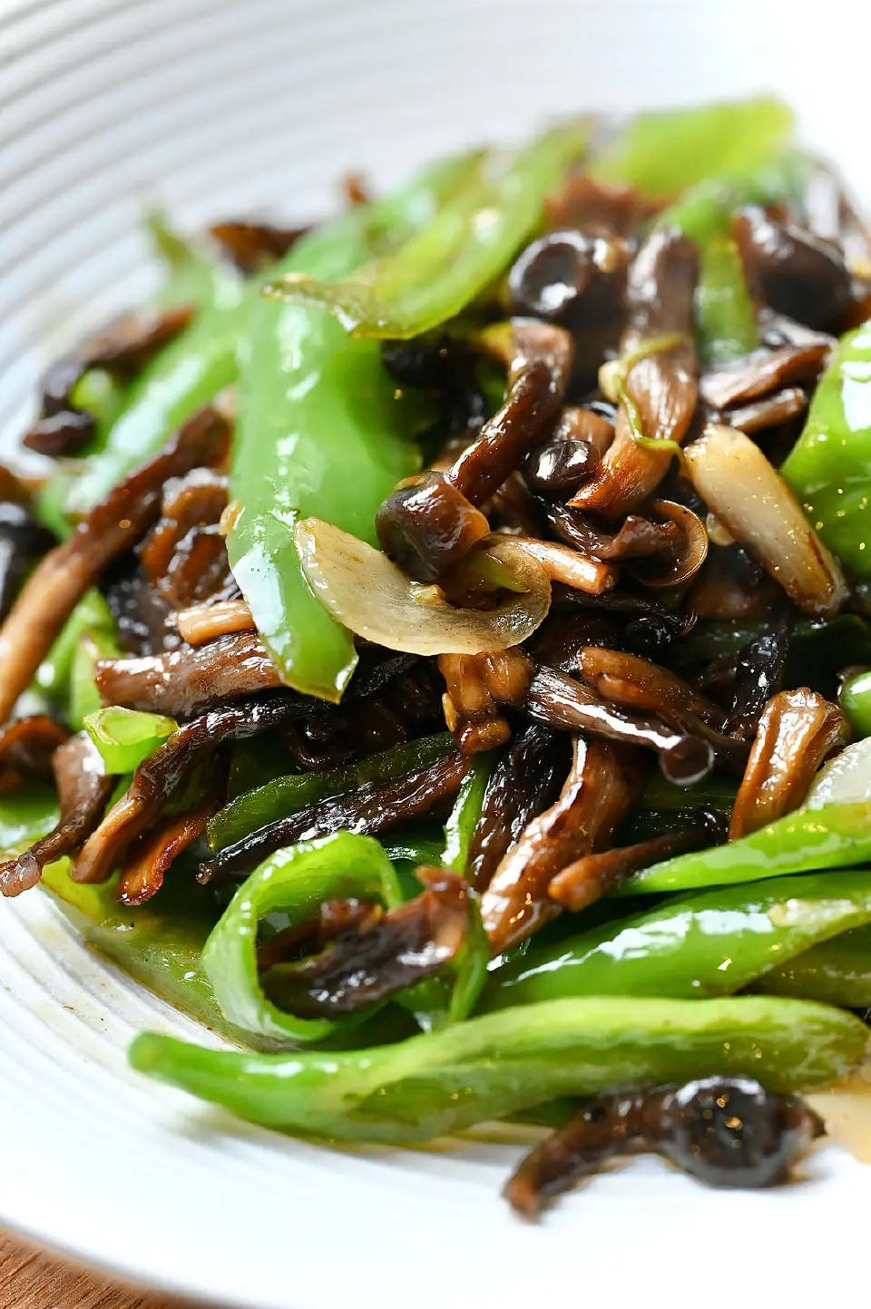 青椒炒鹿茸菌成品图