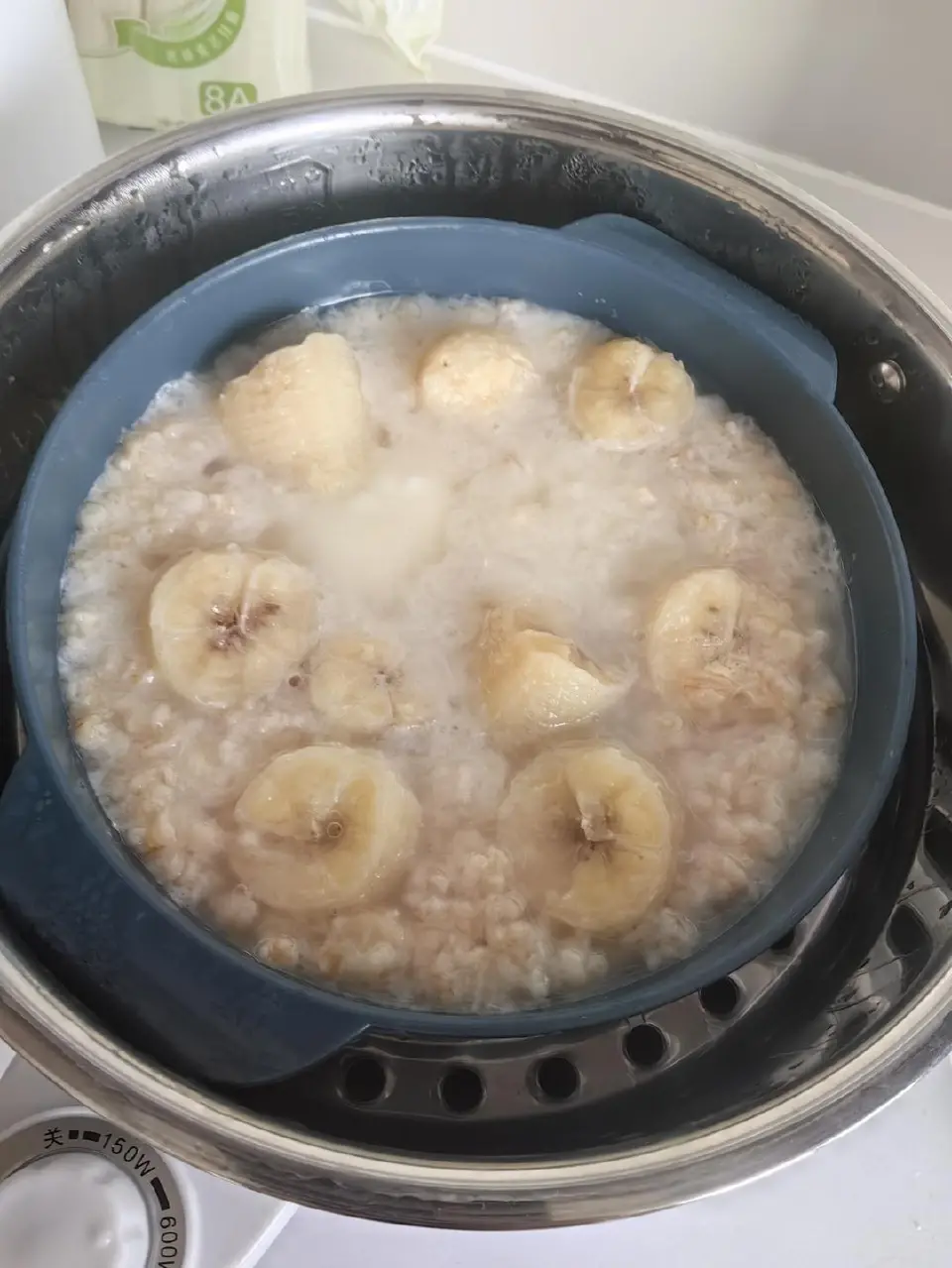 香蕉鸡蛋蒸燕麦成品图