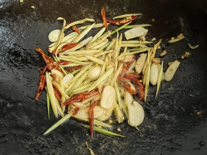 香茅小炒鸡 第 7 步