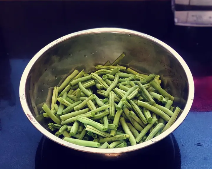 排骨扁豆焖卷子 第 6 步