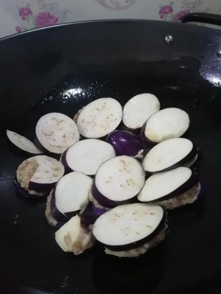 红烧茄子酿肉 第 4 步